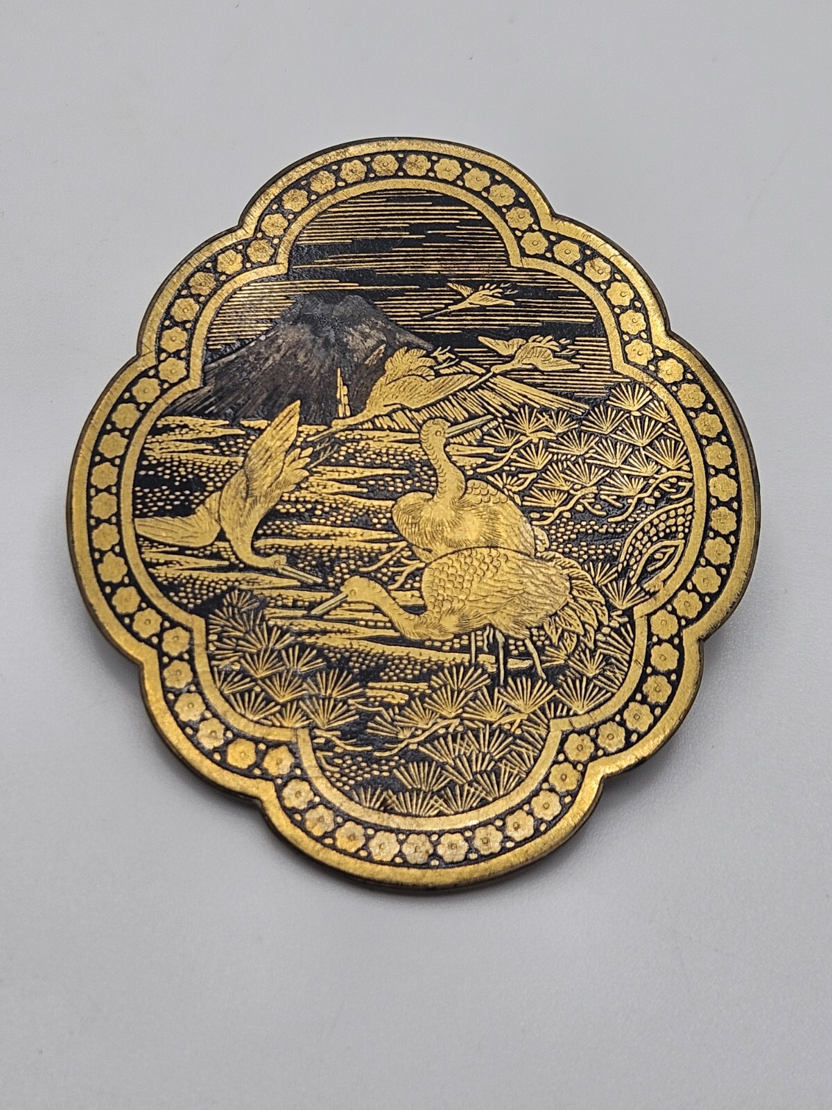 Japanese nunome-zogan birds brooch in brass