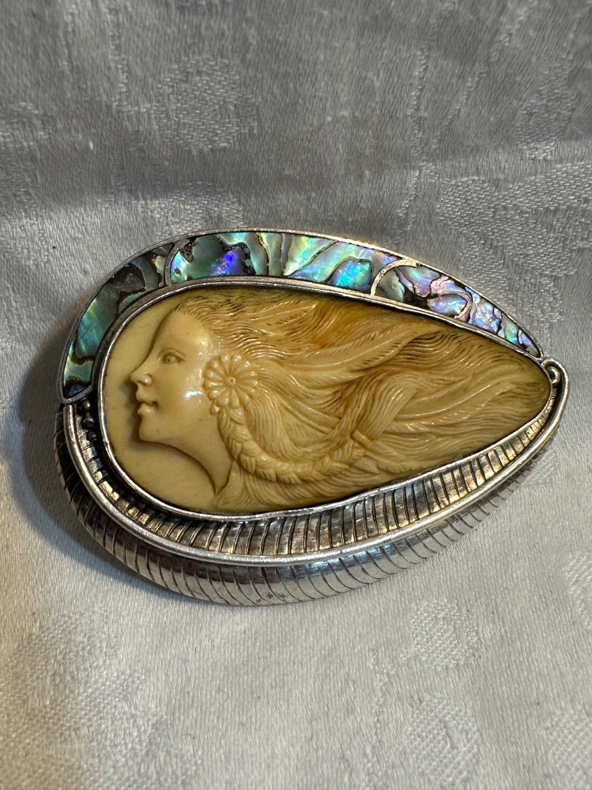 Sajen goddess pendant / brooch in silver and mother of pearl